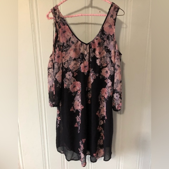 ๐ Maurices | Cold Shoulder Dress - Picture 1 of 4
